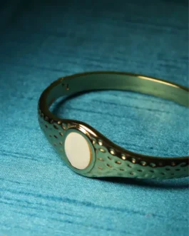 Royale Signet Mother-of-Pearl Bangle